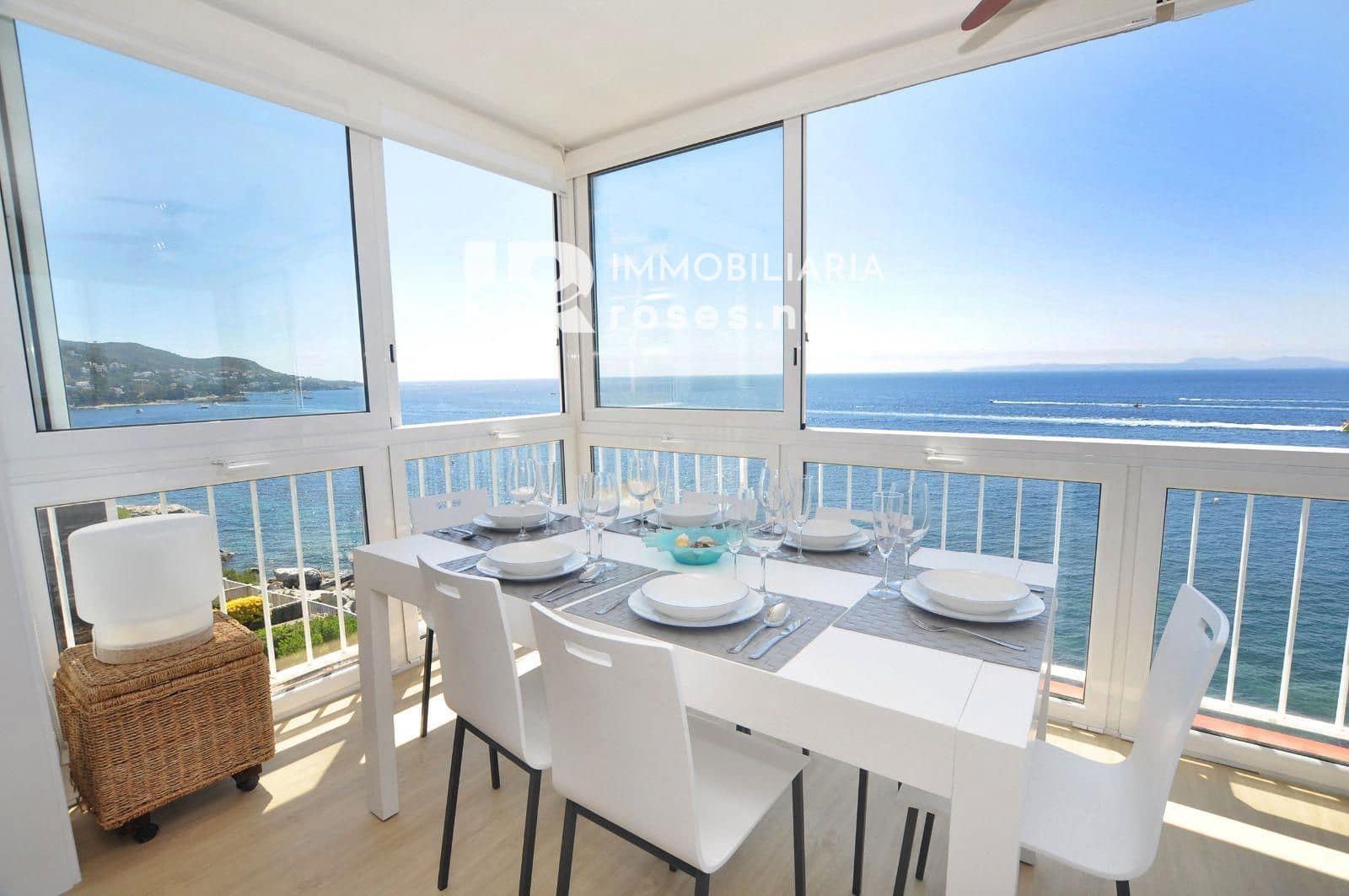 2 bedroom Beach Apartment for sale in Roses - € 385,000 (Ref: 7752197)