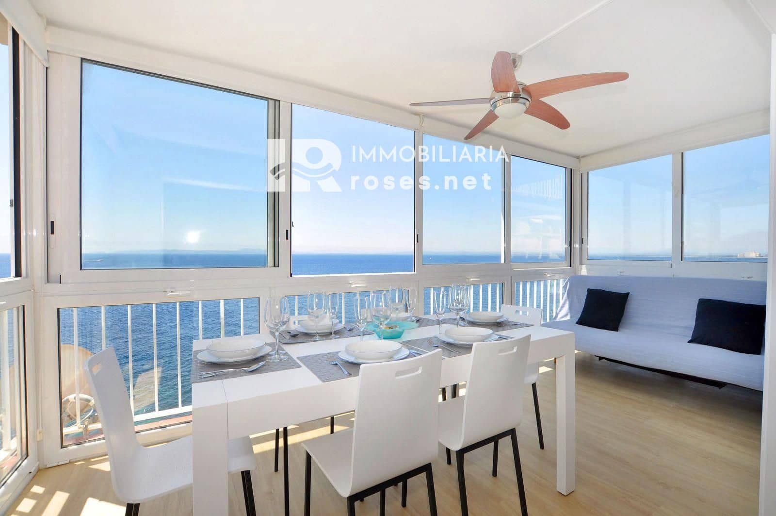 2 bedroom Beach Apartment for sale in Roses - € 385,000 (Ref: 7752197)