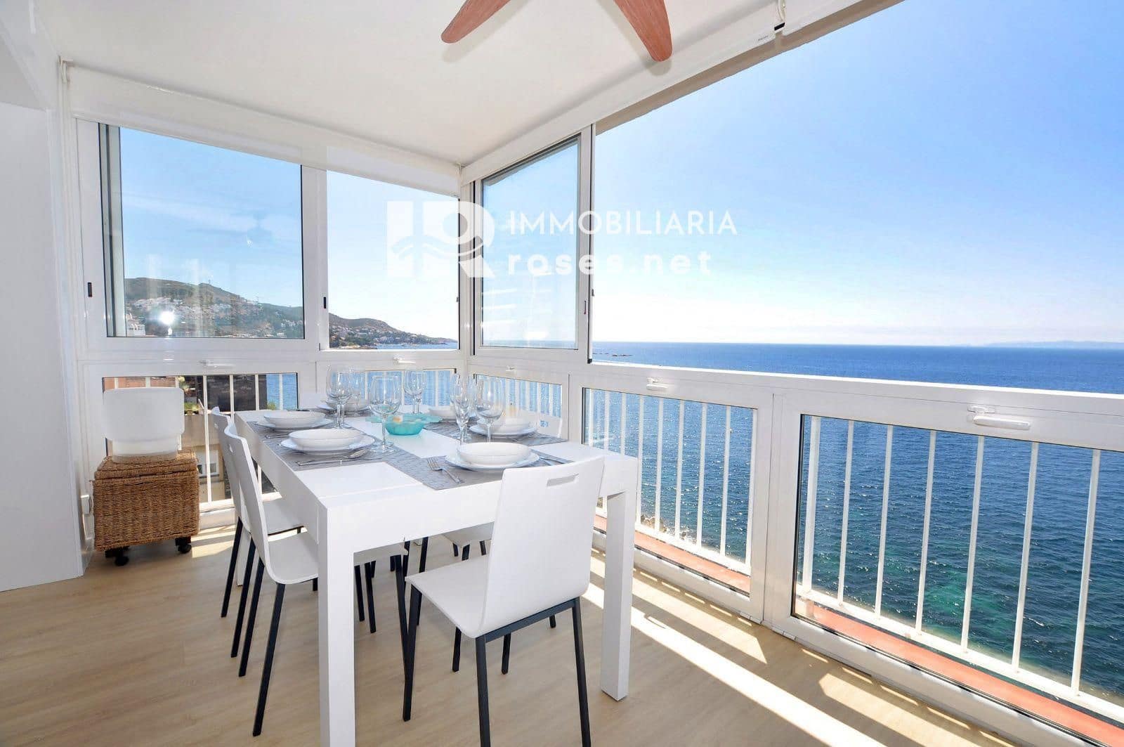 2 bedroom Beach Apartment for sale in Roses - € 385,000 (Ref: 7752197)