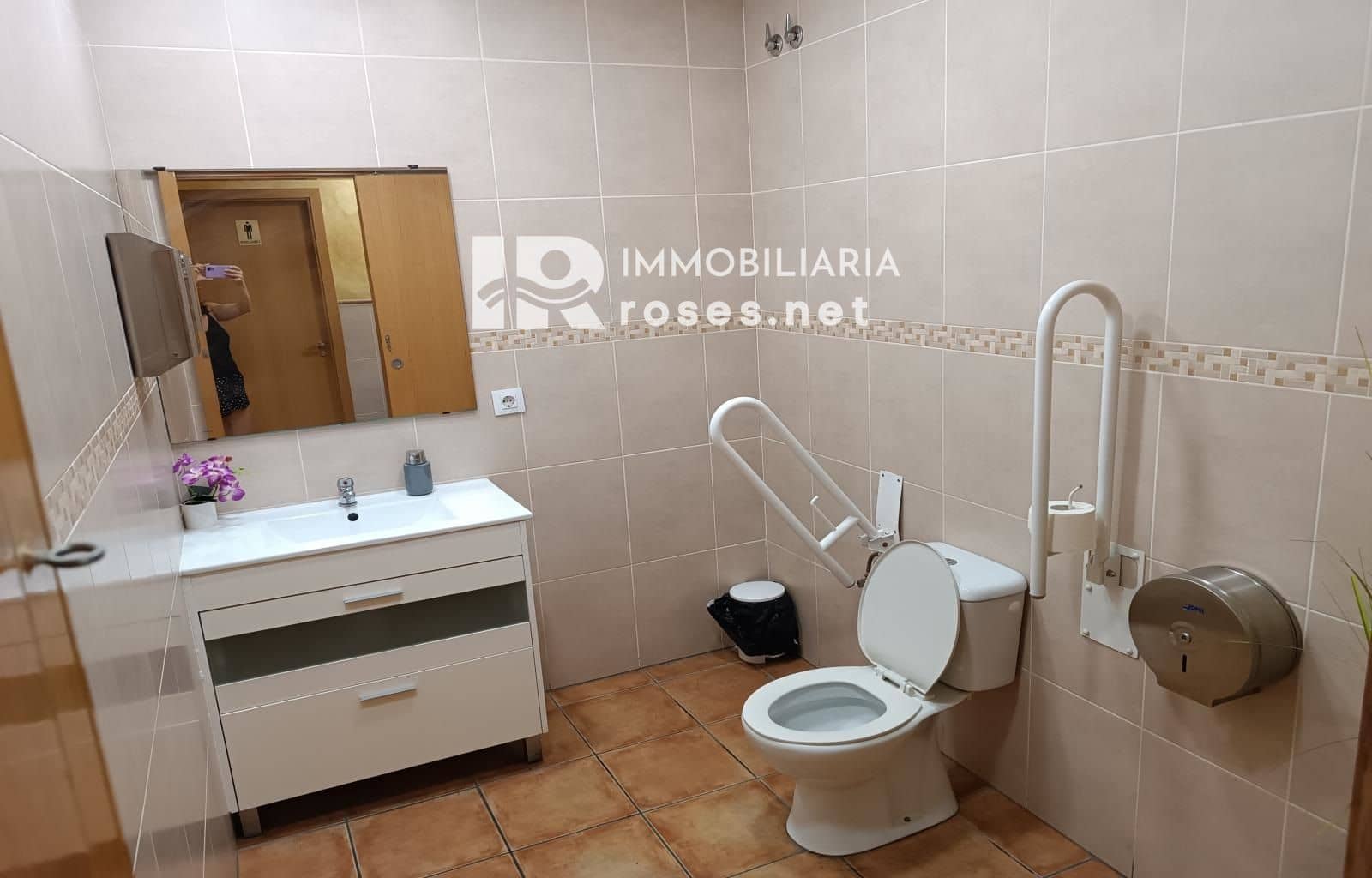 Erhverv til salg i Roses - € 134.000 (Ref: 7808612)