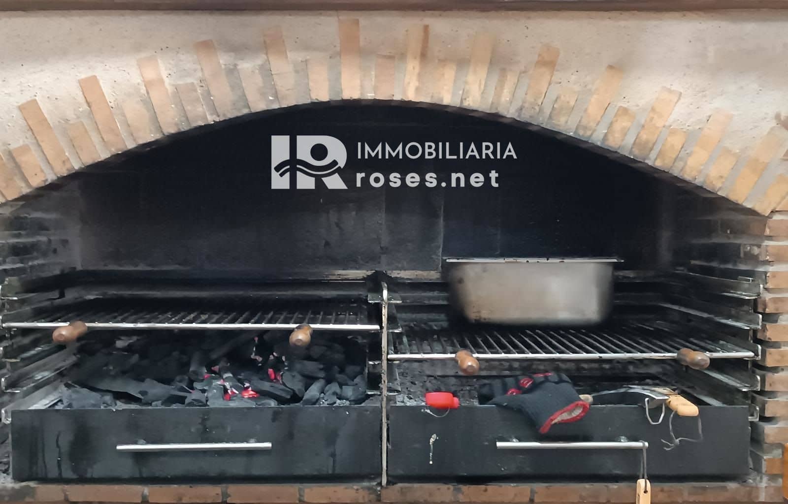 Erhverv til salg i Roses - € 134.000 (Ref: 7808612)