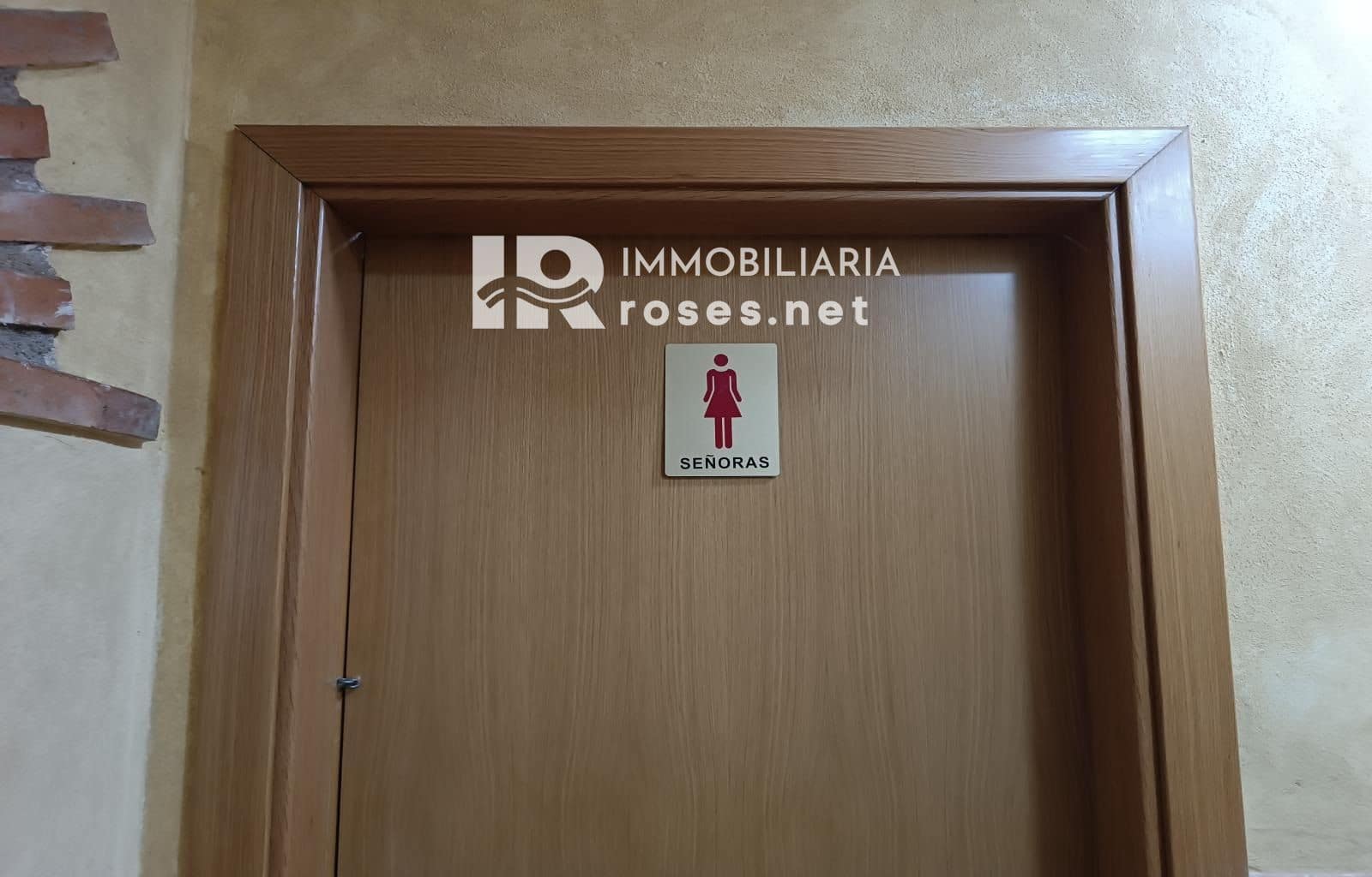 Erhverv til salg i Roses - € 134.000 (Ref: 7808612)