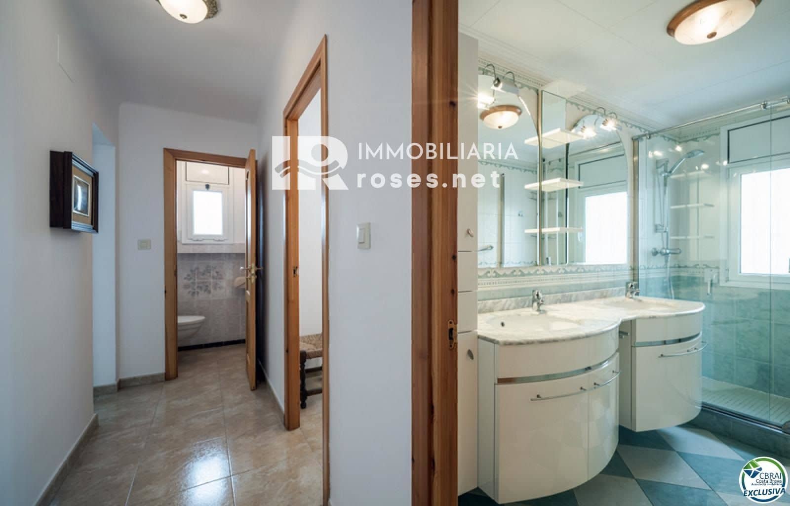 4 slaapkamer Appartement te koop in Roses - € 249.000 (Ref: 7897910)