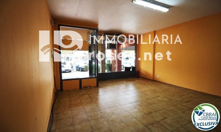 Erhverv til salg i Empuriabrava - € 115.000 (Ref: 7976393)