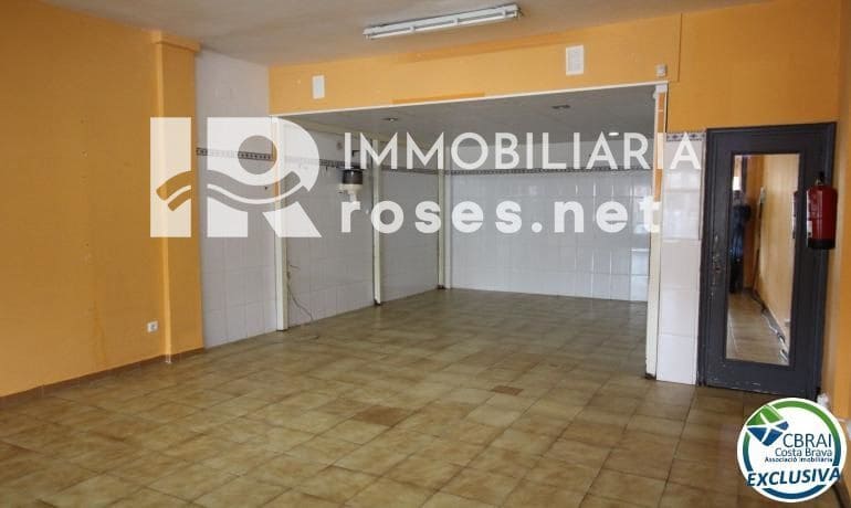 Erhverv til salg i Empuriabrava - € 115.000 (Ref: 7976393)
