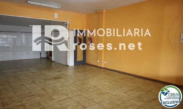 Erhverv til salg i Empuriabrava - € 115.000 (Ref: 7976393)