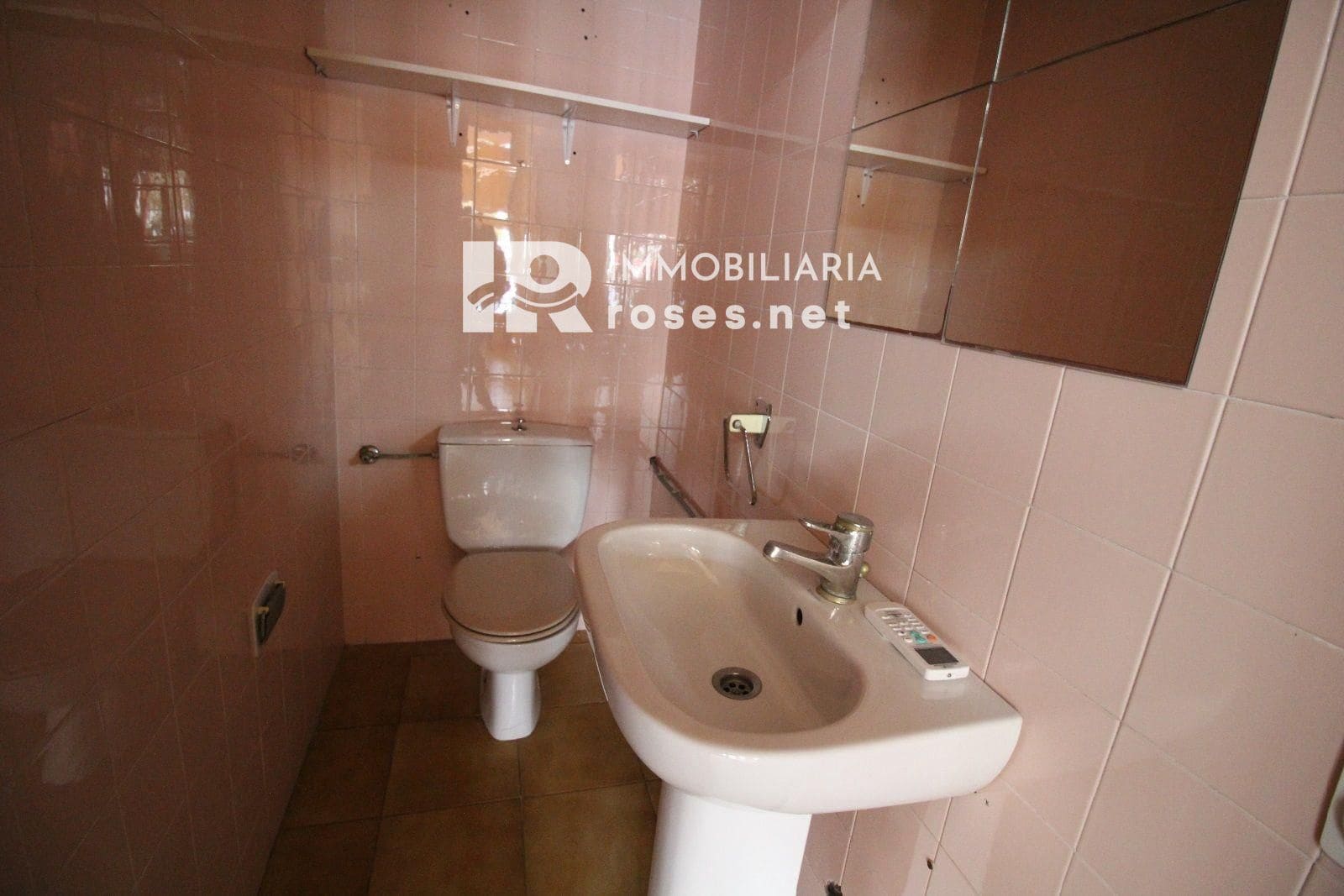 Erhverv til salg i Empuriabrava - € 115.000 (Ref: 7976393)