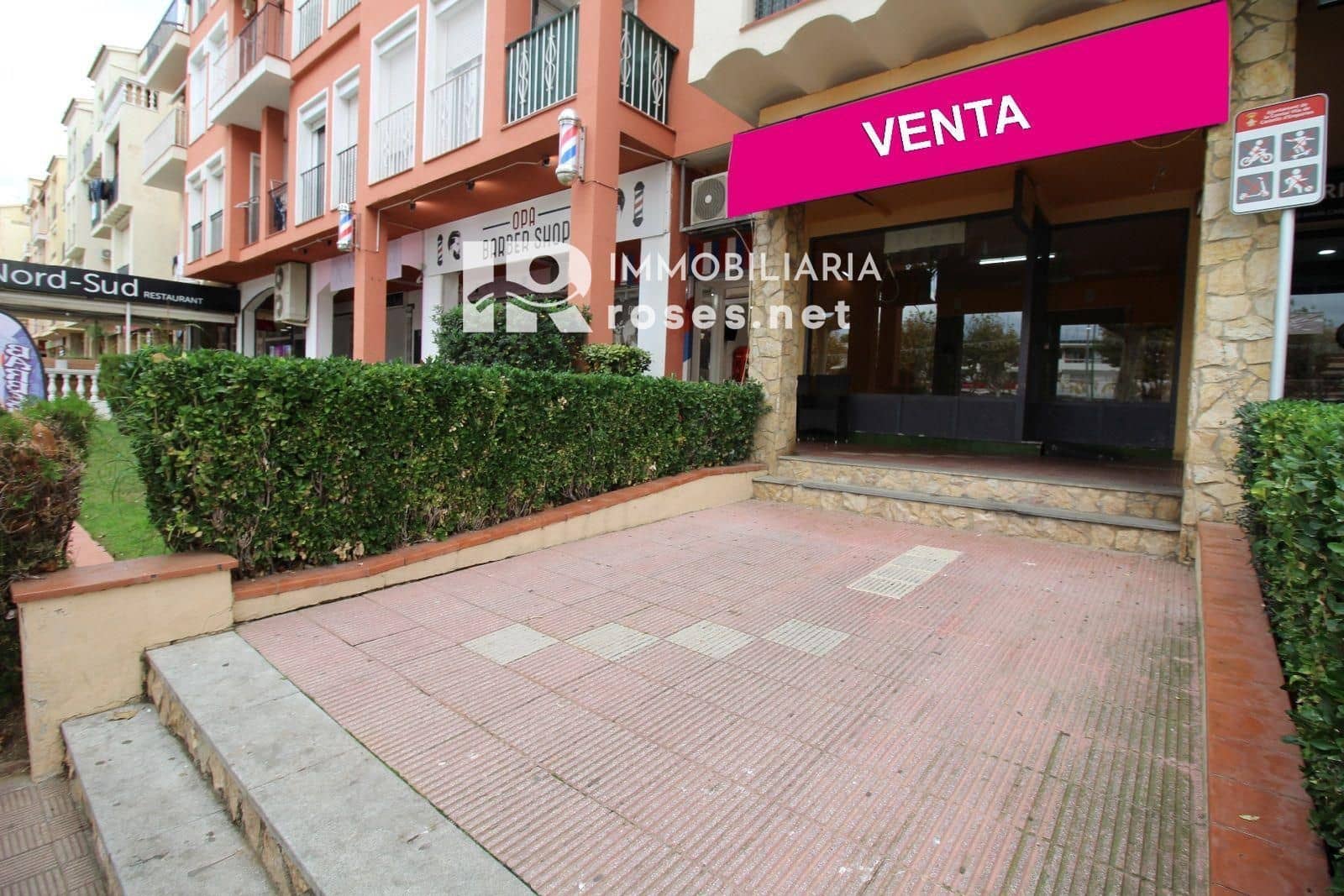 Erhverv til salg i Empuriabrava - € 115.000 (Ref: 7976393)