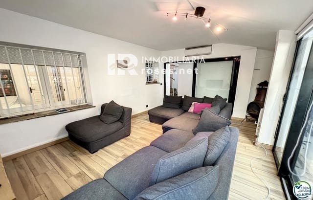 6 slaapkamer Appartement te koop in Roses - € 315.000 (Ref: 7980733)