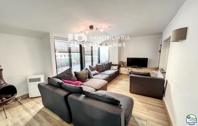 6 slaapkamer Appartement te koop in Roses - € 315.000 (Ref: 7980733)