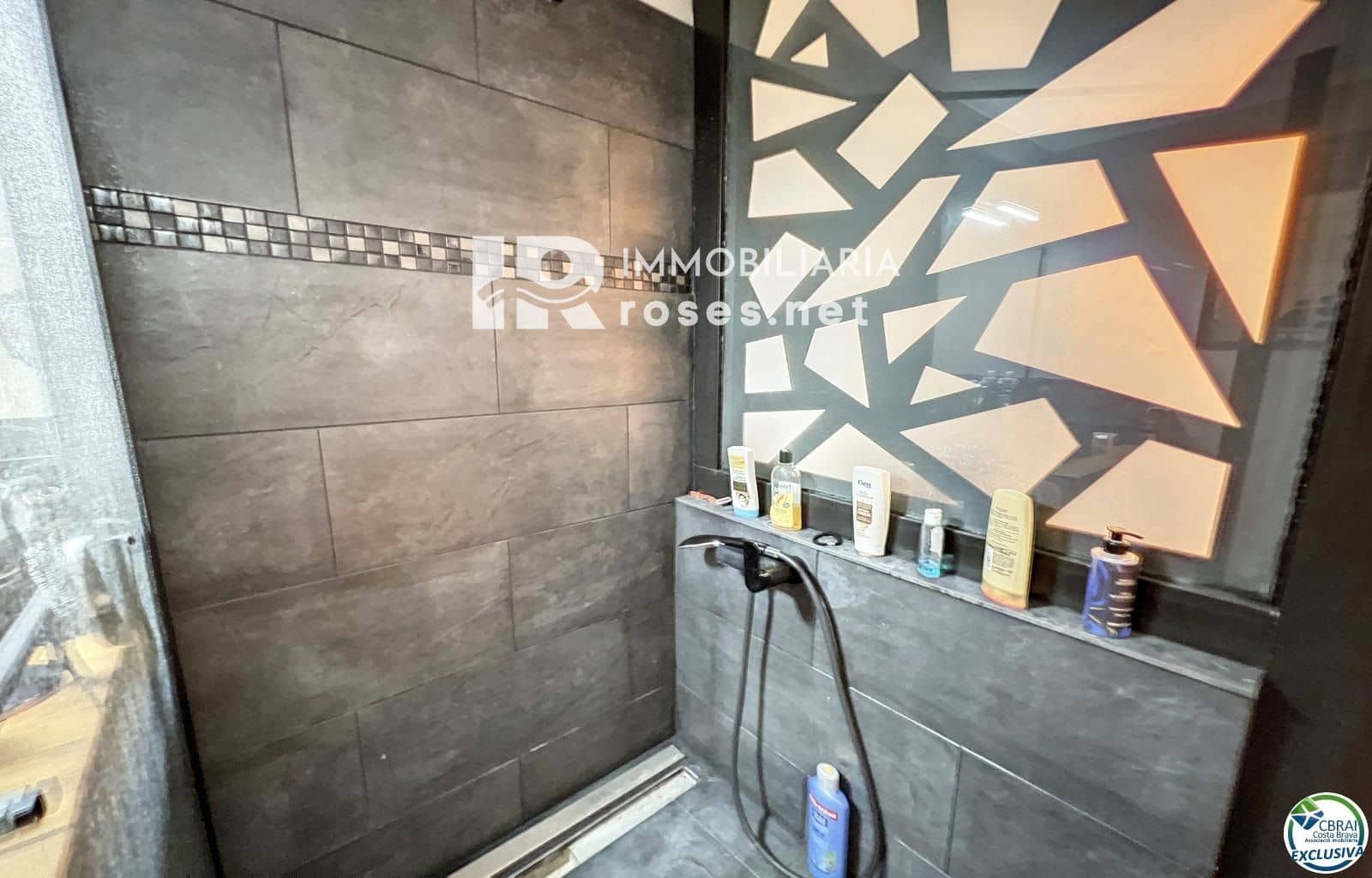 6 slaapkamer Appartement te koop in Roses - € 315.000 (Ref: 7980733)