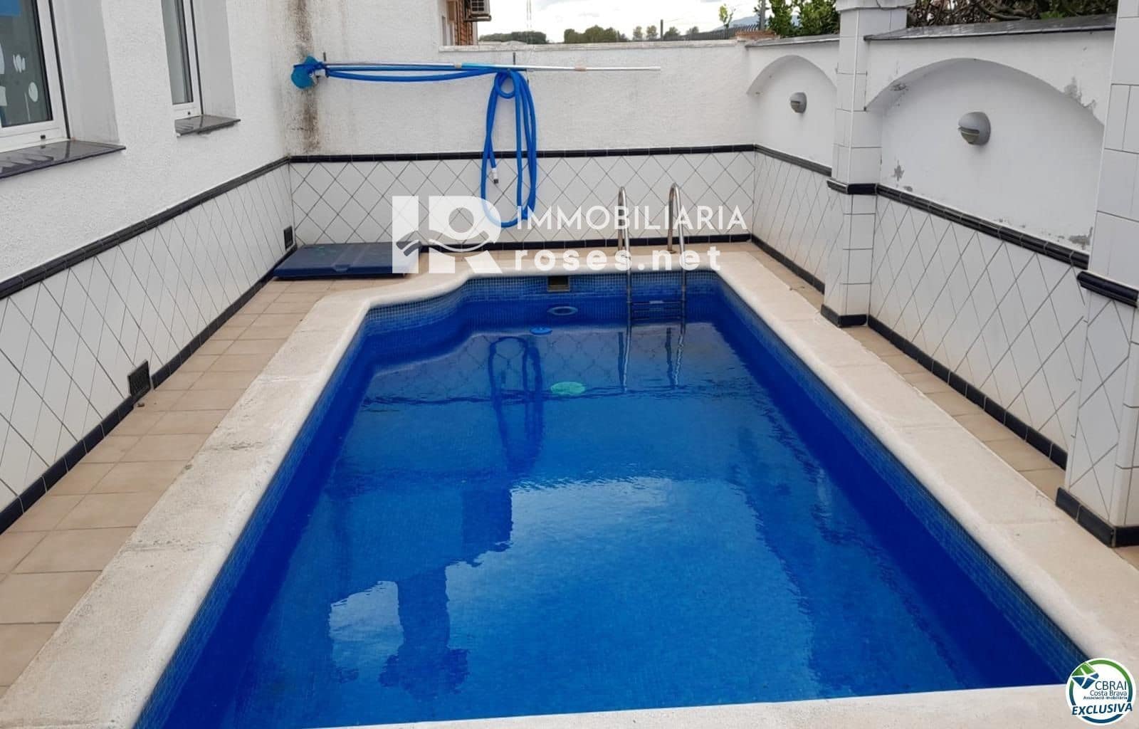 4 bedroom Villa for sale in Empuriabrava with pool garage - € 349,000 (Ref: 8023833)