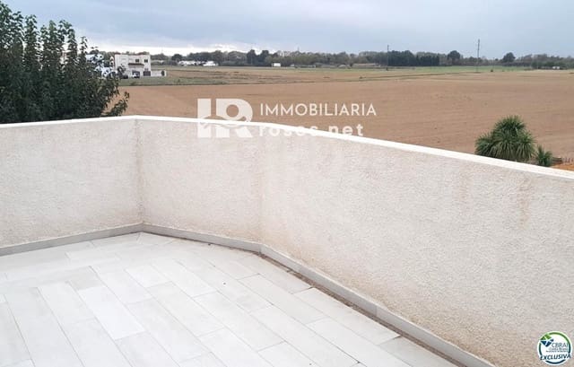 4 bedroom Villa for sale in Empuriabrava, Castelló d'Empúries with pool garage - € 349,000 (Ref: 8023833)