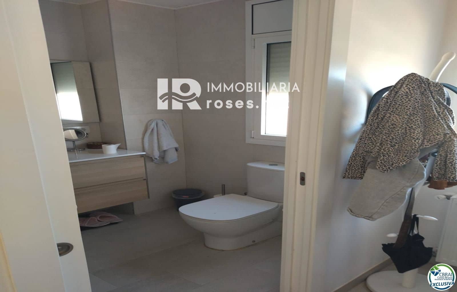 4 bedroom Villa for sale in Empuriabrava with pool garage - € 349,000 (Ref: 8023833)