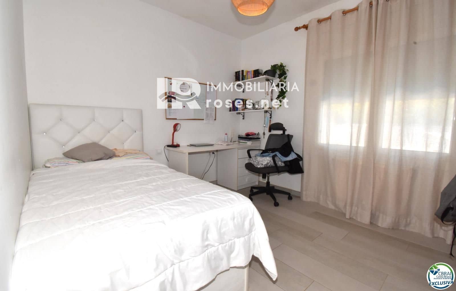 4 bedroom Villa for sale in Empuriabrava with pool garage - € 349,000 (Ref: 8023833)