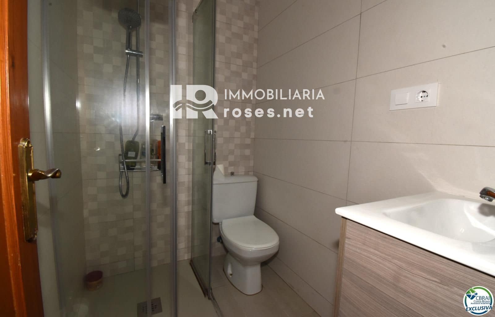 4 bedroom Villa for sale in Empuriabrava with pool garage - € 349,000 (Ref: 8023833)