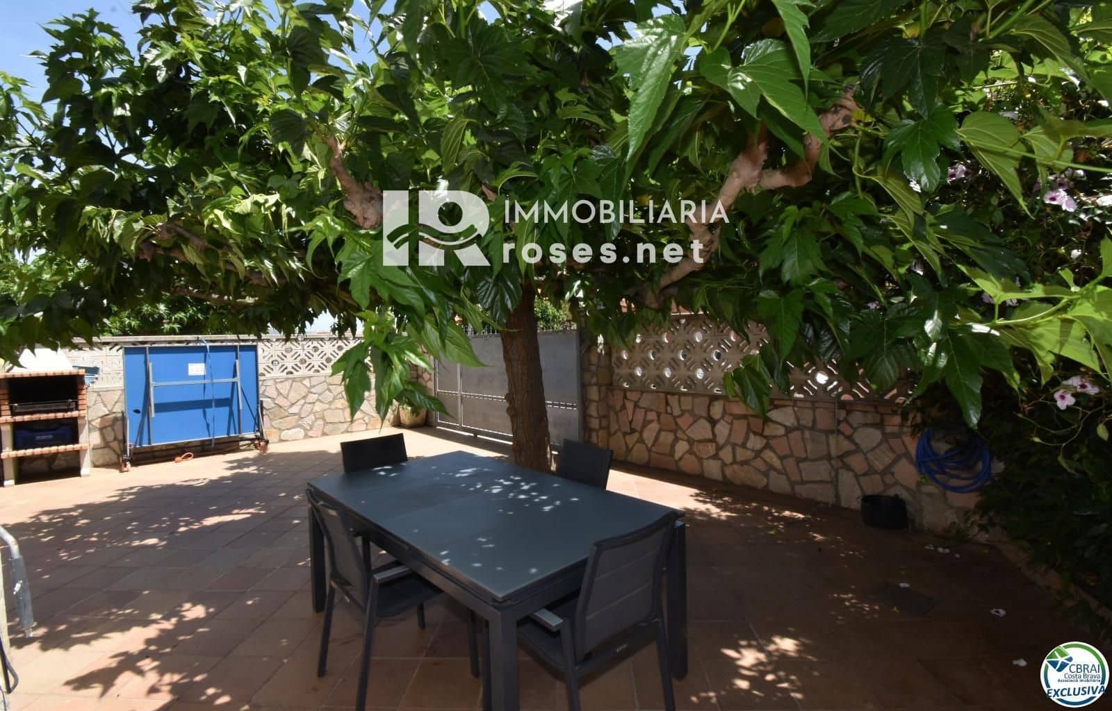 4 bedroom Villa for sale in Empuriabrava with pool garage - € 349,000 (Ref: 8023833)