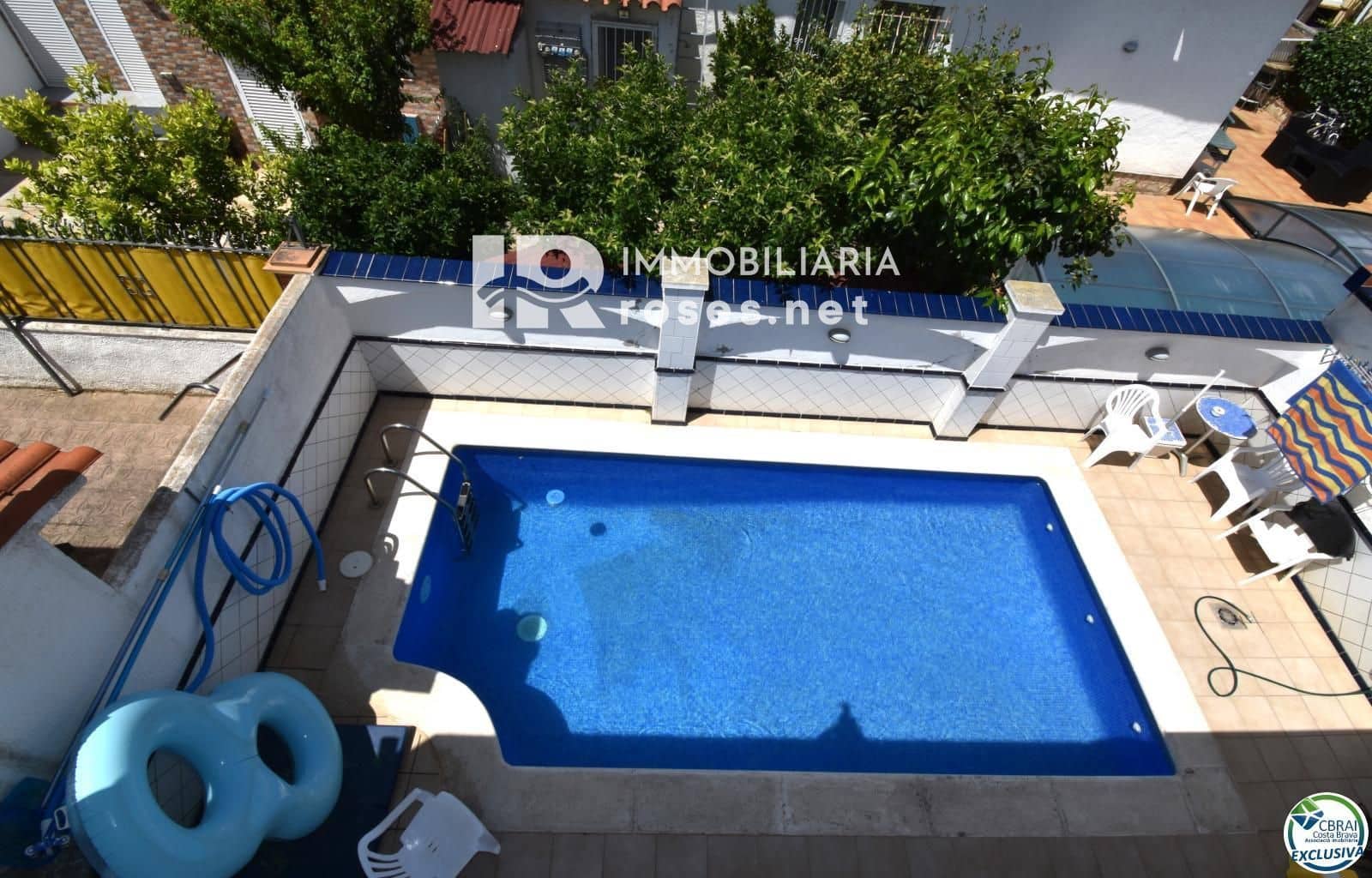 4 bedroom Villa for sale in Empuriabrava with pool garage - € 349,000 (Ref: 8023833)