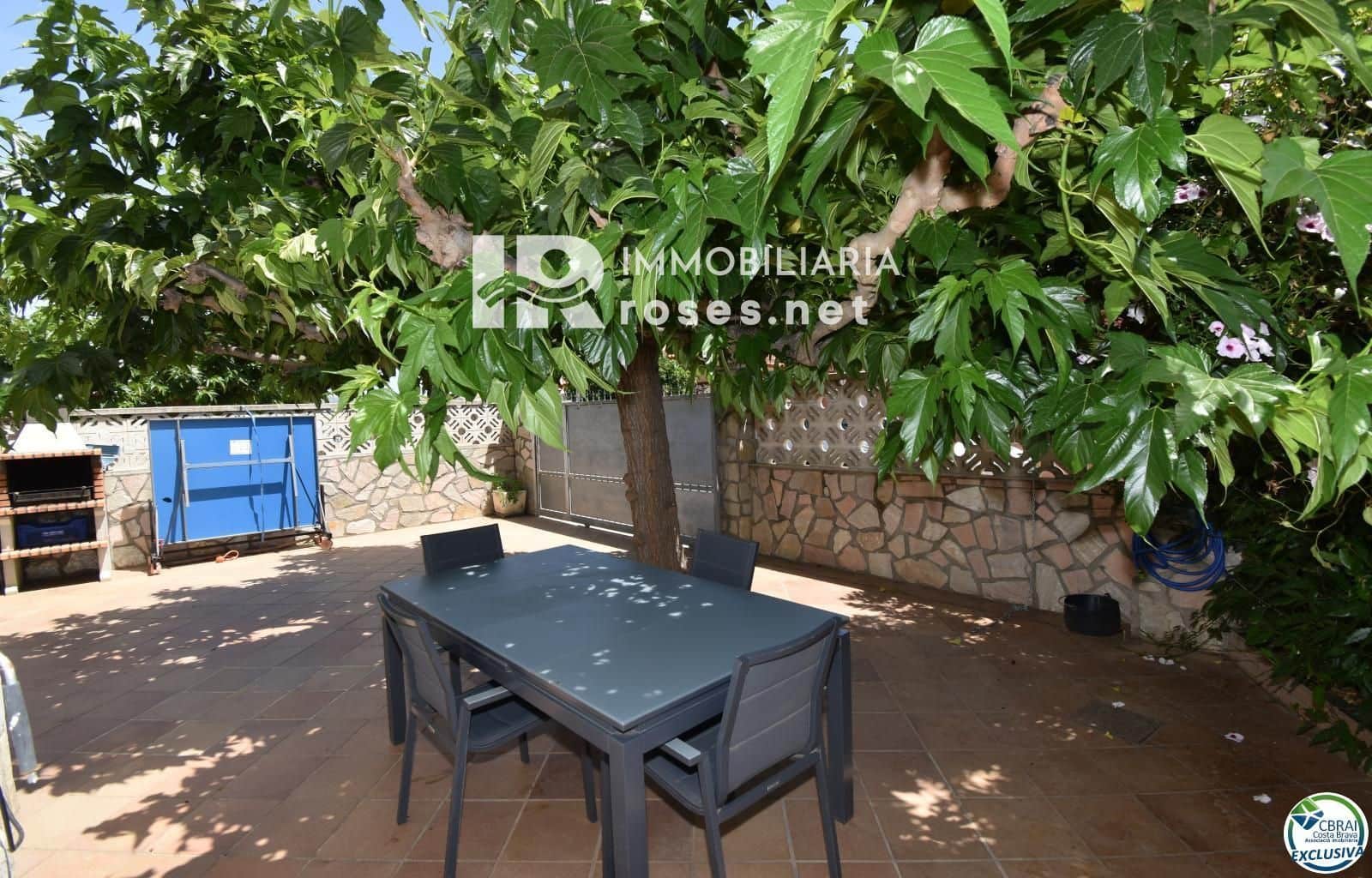 4 bedroom Villa for sale in Empuriabrava with pool garage - € 349,000 (Ref: 8023833)