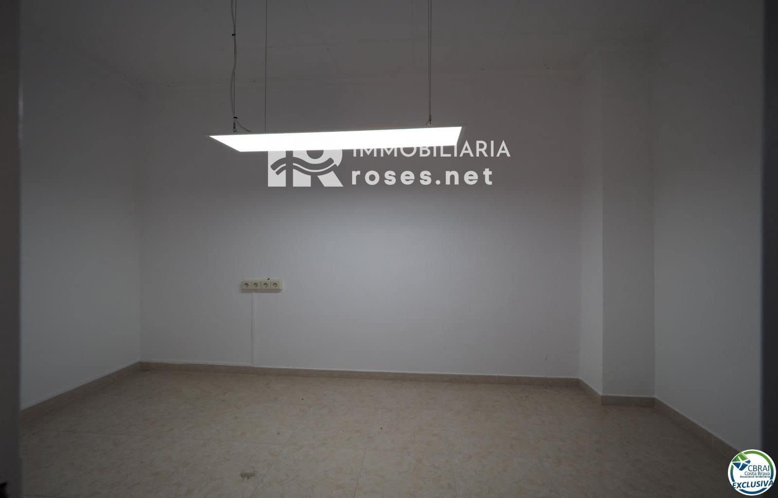 Commercial for sale in Roses - € 95,000 (Ref: 8110531)