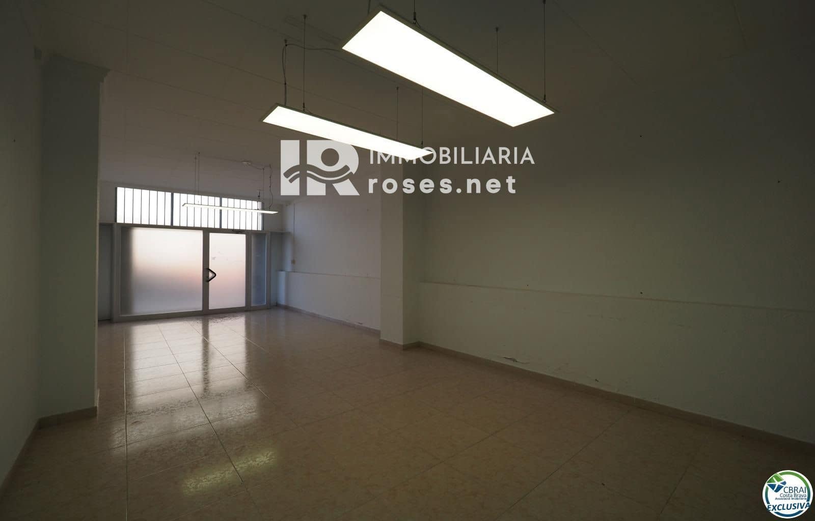 Commercial for sale in Roses - € 95,000 (Ref: 8110531)