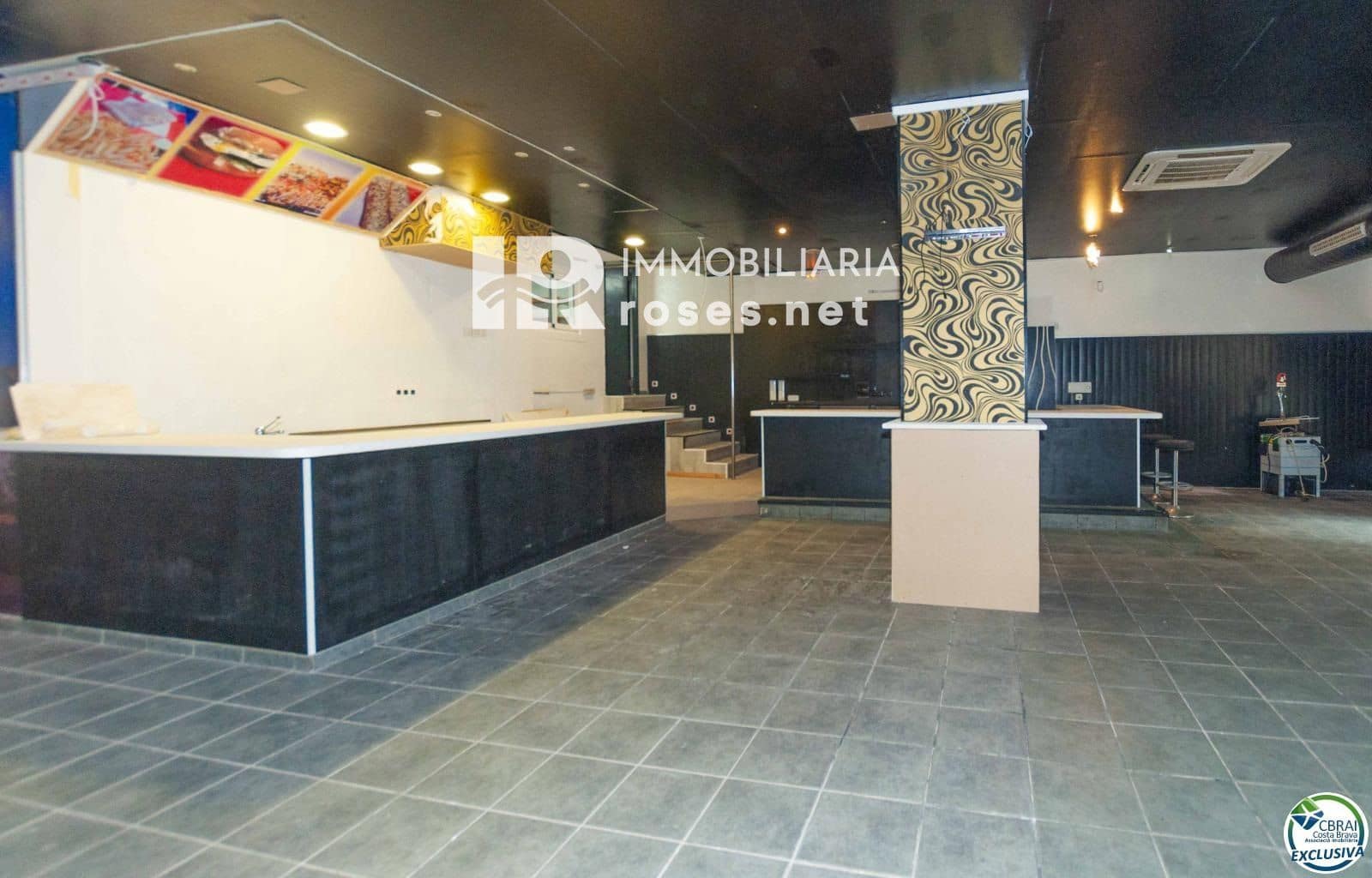 Commercieel te koop in Roses - € 350.000 (Ref: 8121051)