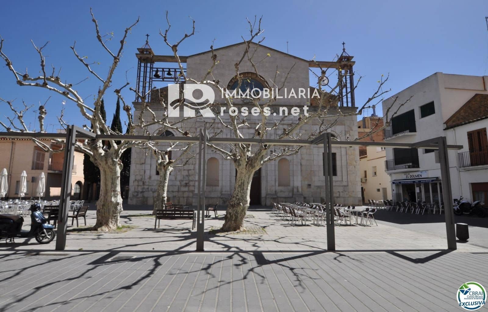 Commercieel te koop in Roses - € 350.000 (Ref: 8121051)