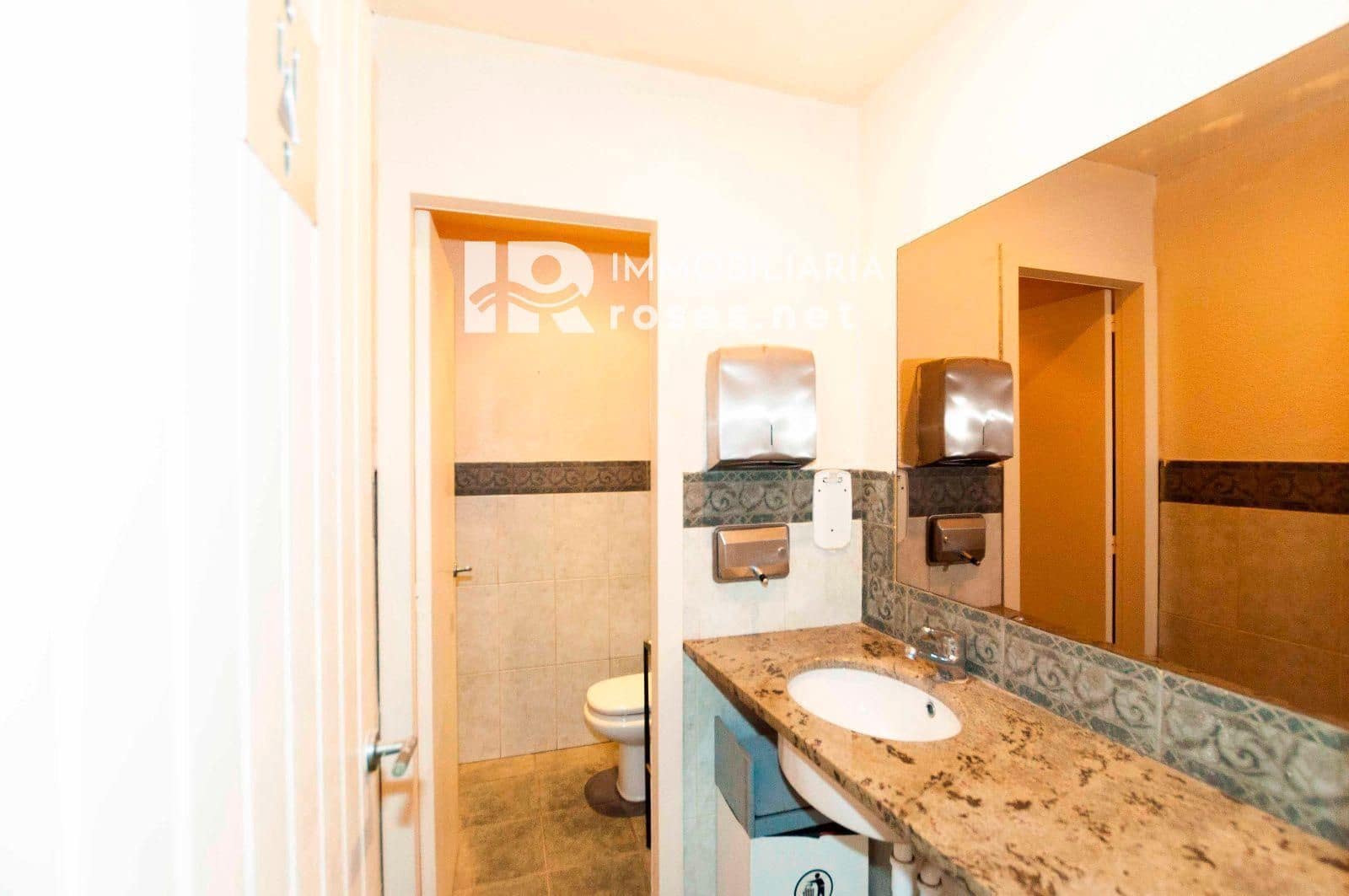 Commercieel te koop in Roses - € 350.000 (Ref: 8121051)