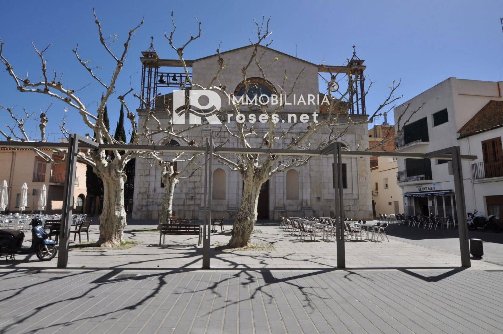 Commercieel te koop in Roses - € 350.000 (Ref: 8121051)