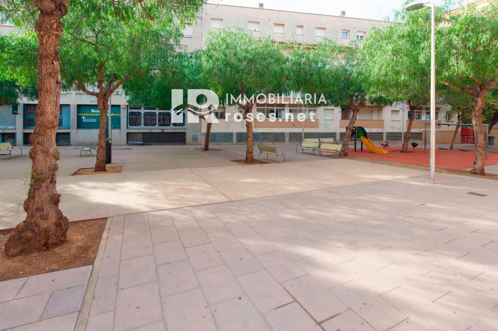 Commercieel te koop in Roses - € 350.000 (Ref: 8121051)