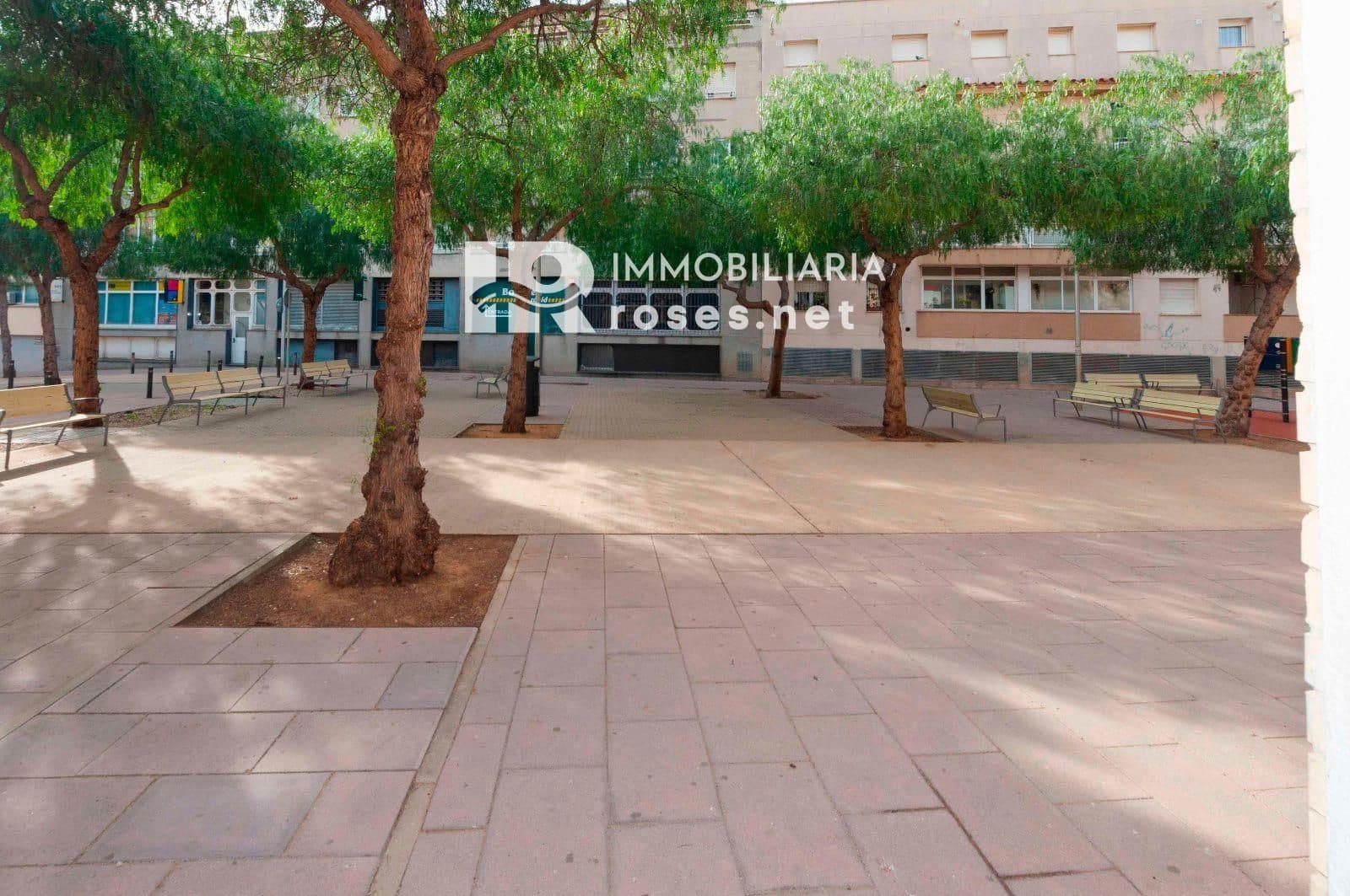 Commercieel te koop in Roses - € 350.000 (Ref: 8121051)