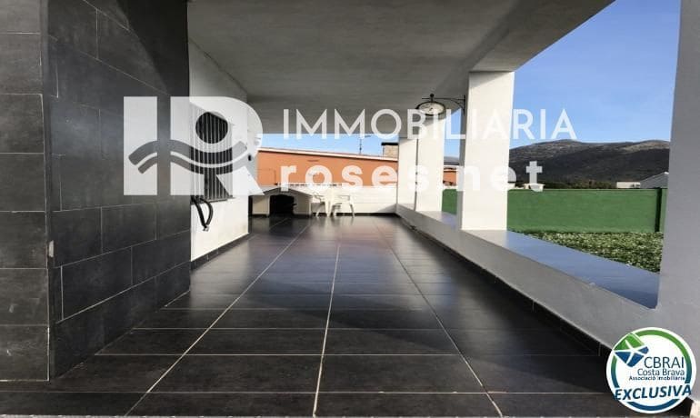 5 slaapkamer Villa te koop in Roses - € 460.000 (Ref: 8198962)