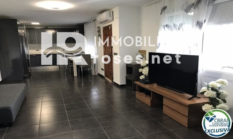 5 slaapkamer Villa te koop in Roses - € 460.000 (Ref: 8198962)