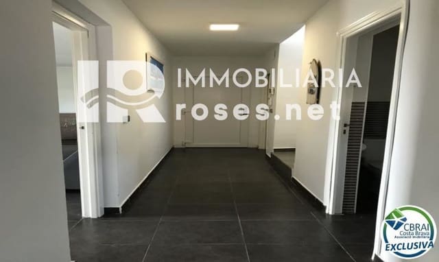 5 slaapkamer Villa te koop in Roses - € 460.000 (Ref: 8198962)