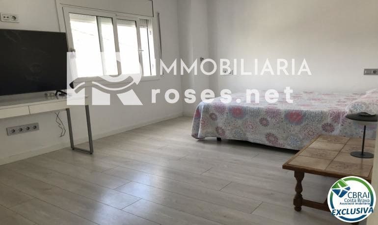 5 slaapkamer Villa te koop in Roses - € 460.000 (Ref: 8198962)