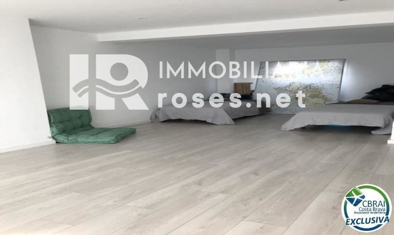 5 slaapkamer Villa te koop in Roses - € 460.000 (Ref: 8198962)