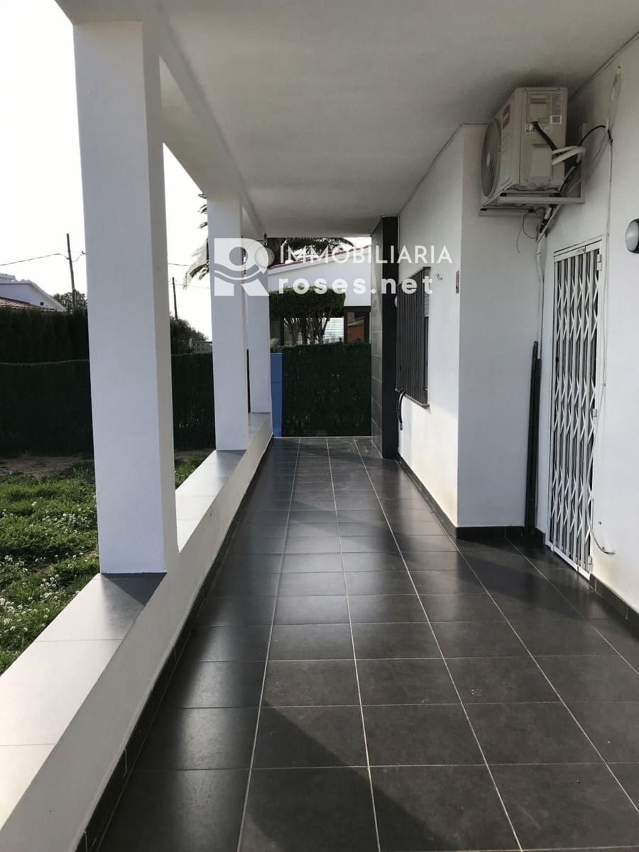 5 slaapkamer Villa te koop in Roses - € 460.000 (Ref: 8198962)