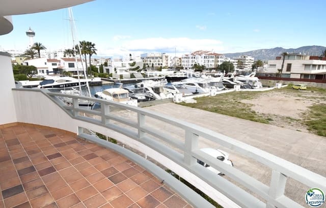 11 sypialnia Willa na sprzedaż w Empuriabrava, Castelló d'Empúries z basenem garażem - 4 860 000 € (Ref: 8226843)
