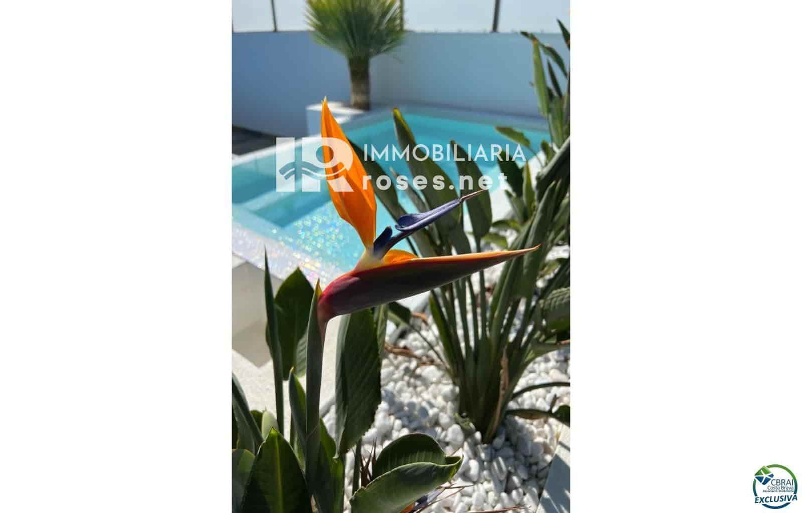 4 slaapkamer Villa te koop in Empuriabrava met zwembad garage - € 1.099.000 (Ref: 8289871)