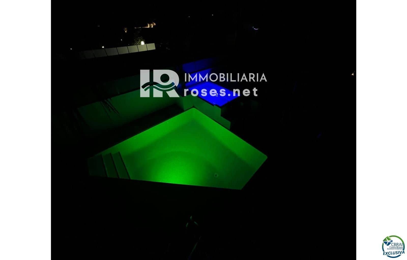 4 slaapkamer Villa te koop in Empuriabrava met zwembad garage - € 1.099.000 (Ref: 8289871)