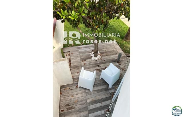 4 sypialnia Willa na sprzedaż w Empuriabrava, Castelló d'Empúries z basenem garażem - 1 099 000 € (Ref: 8289871)