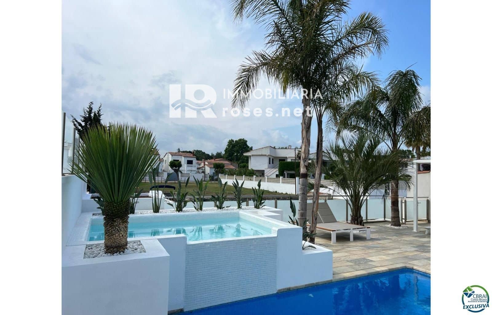 4 slaapkamer Villa te koop in Empuriabrava met zwembad garage - € 1.099.000 (Ref: 8289871)