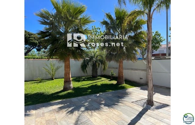 4 sypialnia Willa na sprzedaż w Empuriabrava, Castelló d'Empúries z basenem garażem - 1 099 000 € (Ref: 8289871)