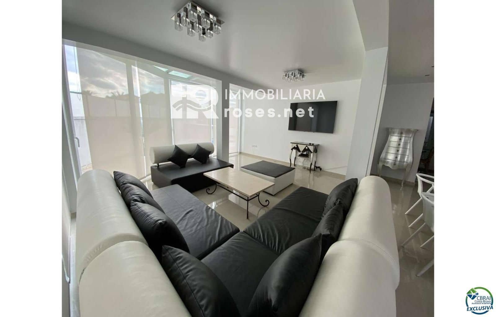 4 slaapkamer Villa te koop in Empuriabrava met zwembad garage - € 1.099.000 (Ref: 8289871)