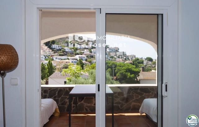 3 slaapkamer Flat te koop in Roses - € 319.000 (Ref: 8335377)