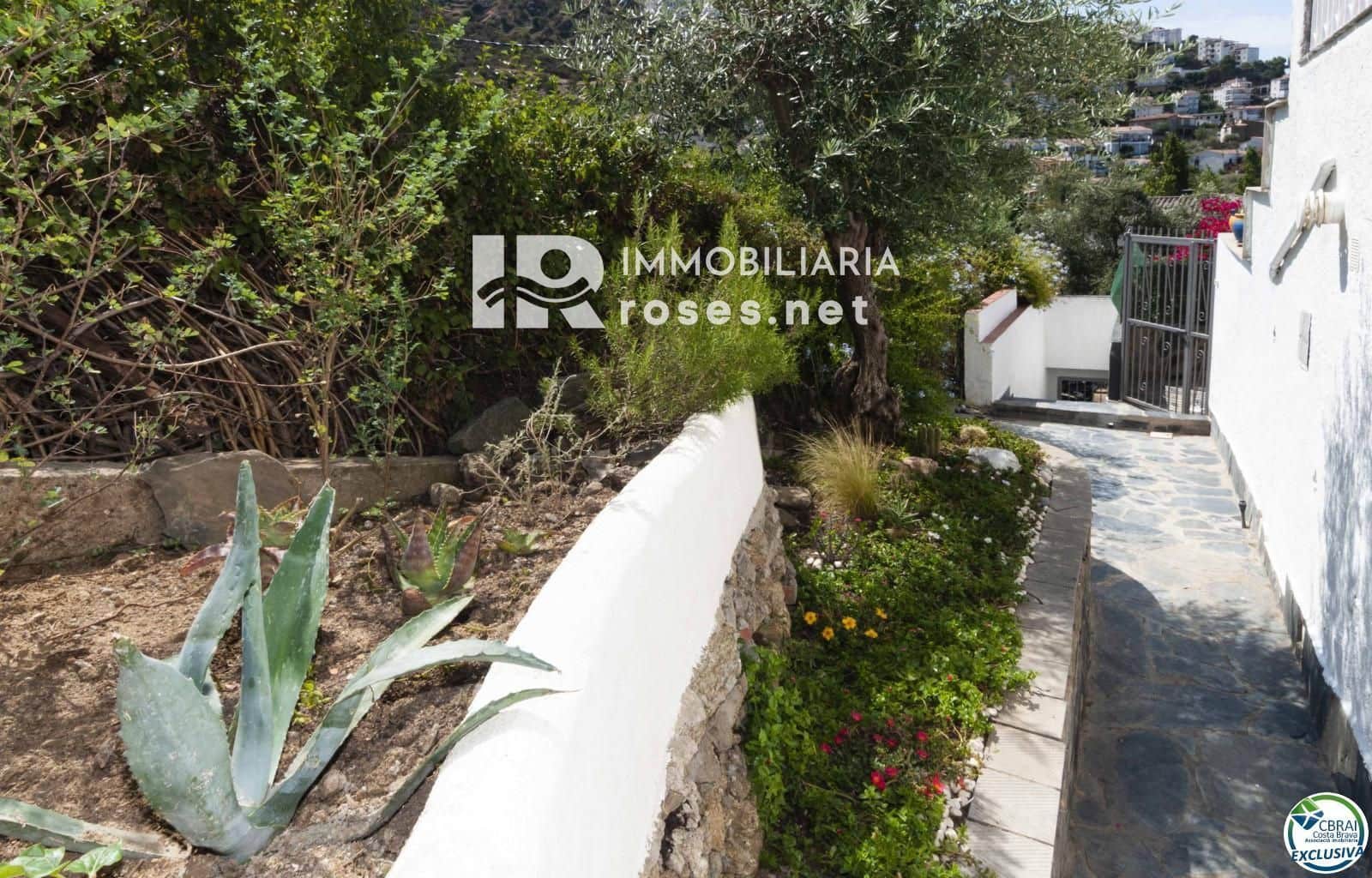 3 bedroom Flat for sale in Roses - € 319,000 (Ref: 8335377)