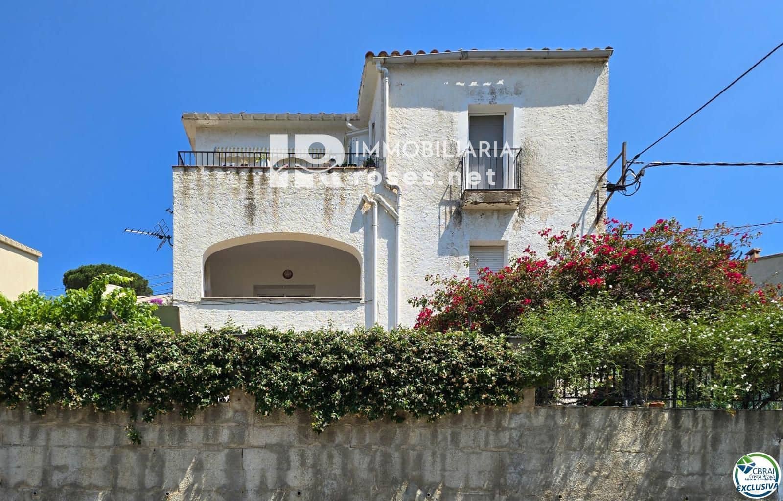 3 bedroom Flat for sale in Roses - € 319,000 (Ref: 8335377)