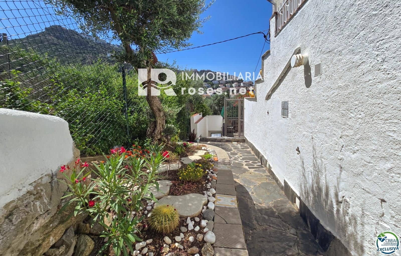 3 bedroom Flat for sale in Roses - € 319,000 (Ref: 8335377)