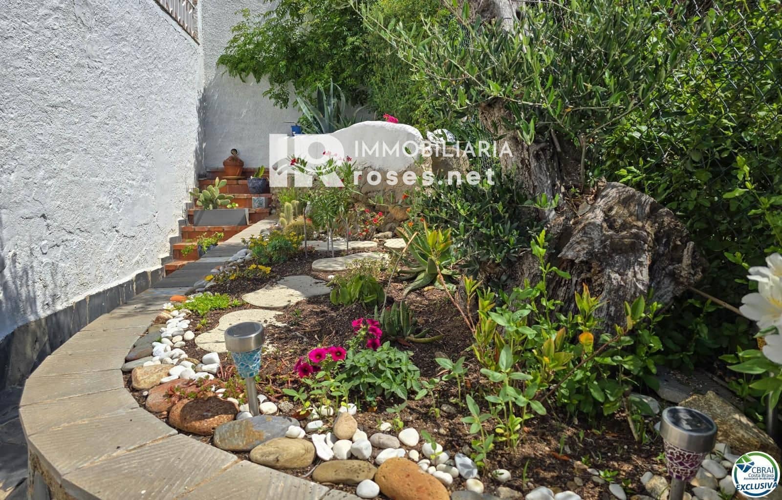 3 bedroom Flat for sale in Roses - € 319,000 (Ref: 8335377)