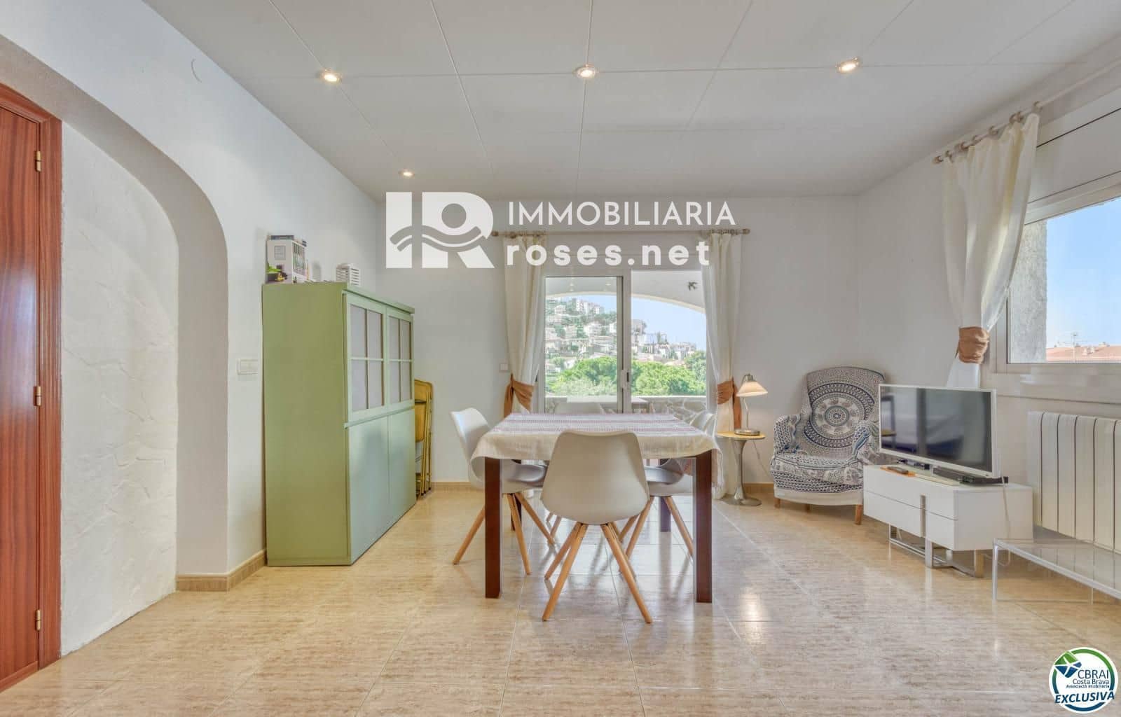3 bedroom Flat for sale in Roses - € 319,000 (Ref: 8335377)